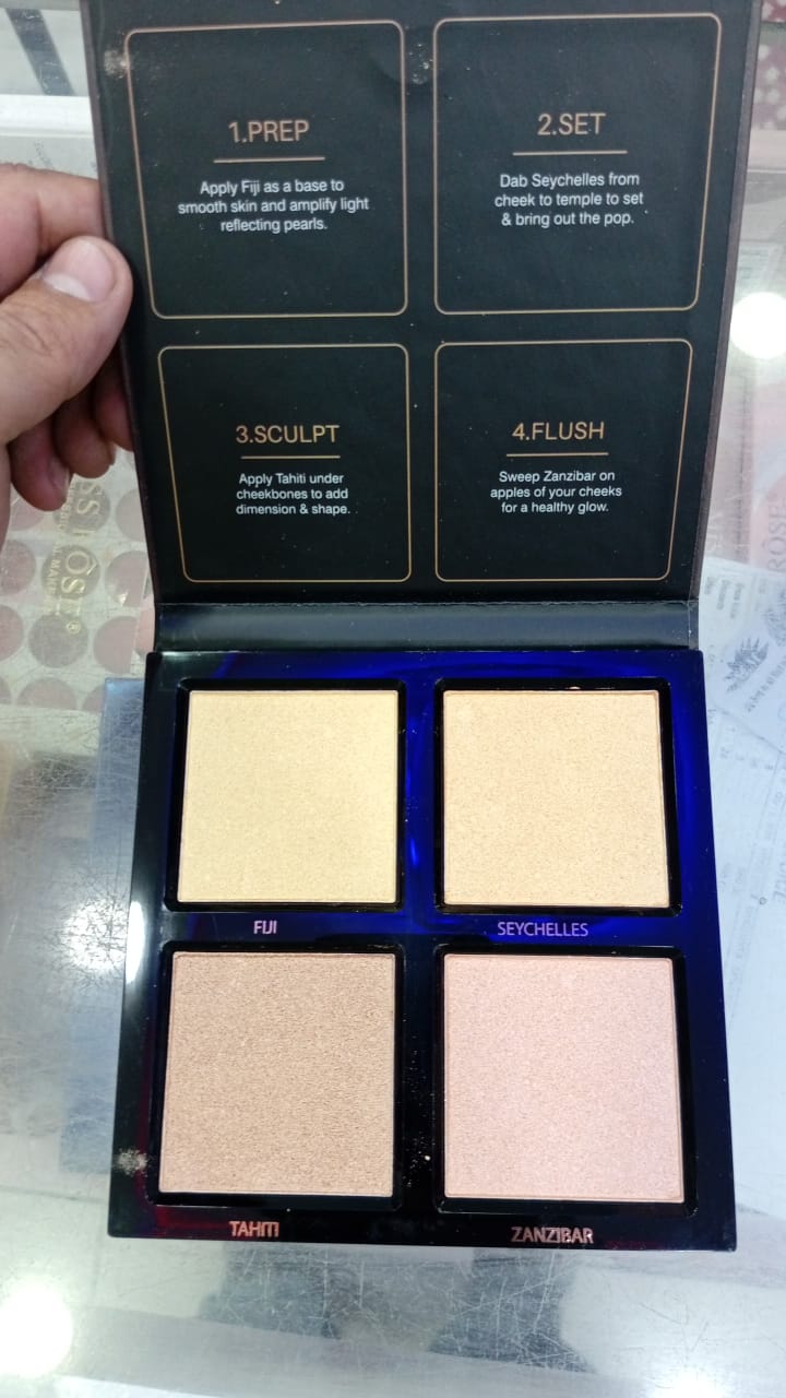 Huda Beauty - 3D Highlighter Palette