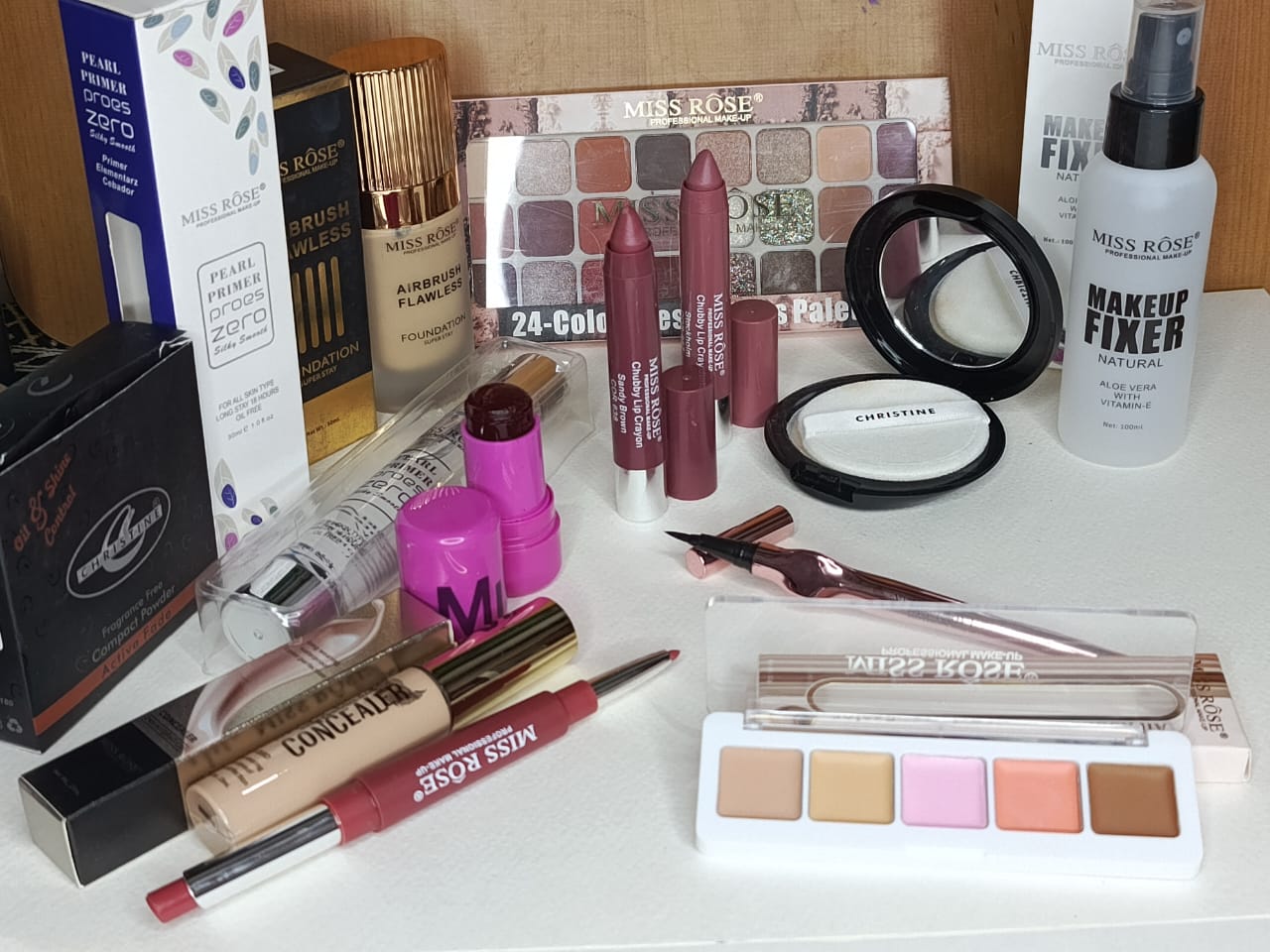 Beauty Lover Deal 005 (12 PCS)