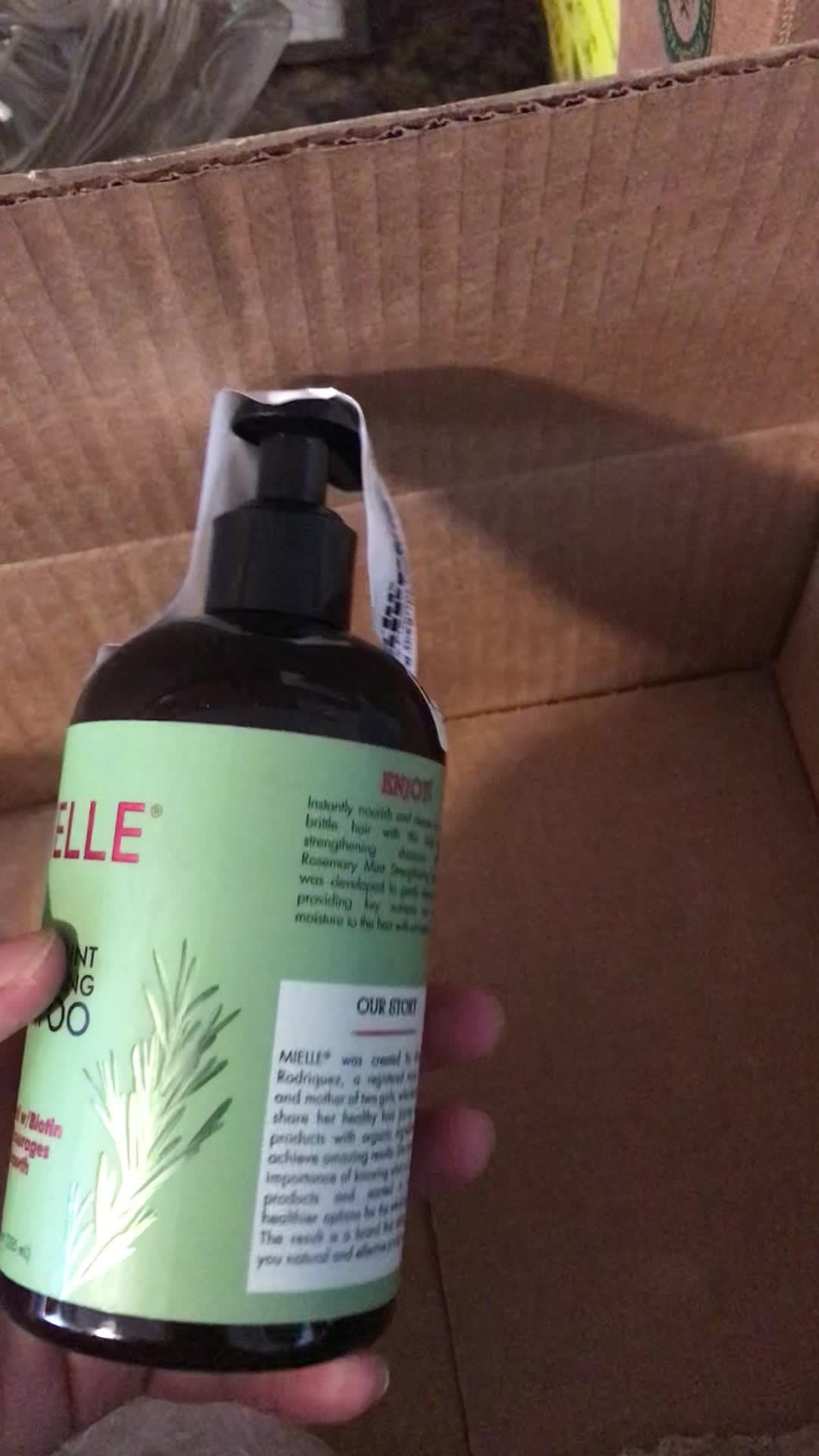 Mielle Rosemary Mint Strengthening Sulphate Free Shampoo ✨